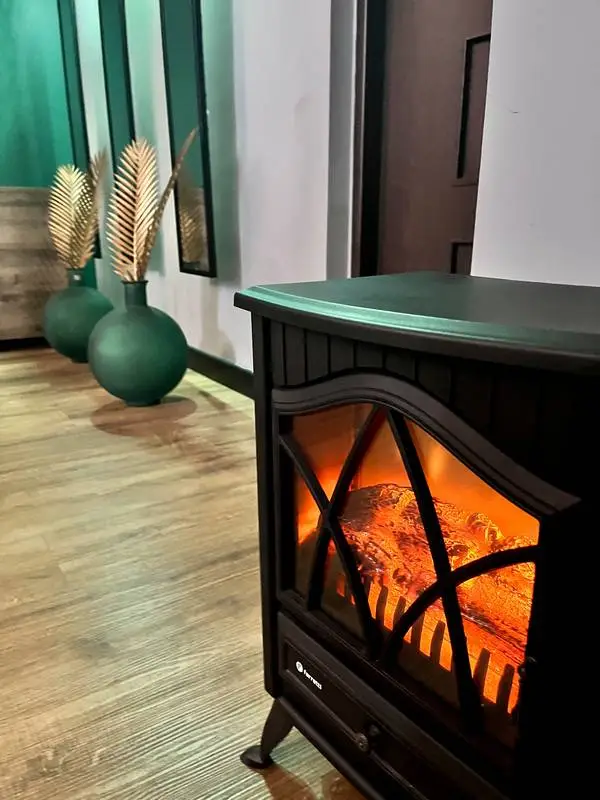 Kominek i dekoracje Dynamic Recovery Center